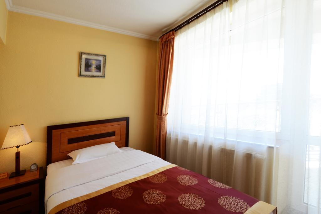 Narantuul Hotel อูลานบาตอร์ ภายนอก รูปภาพ