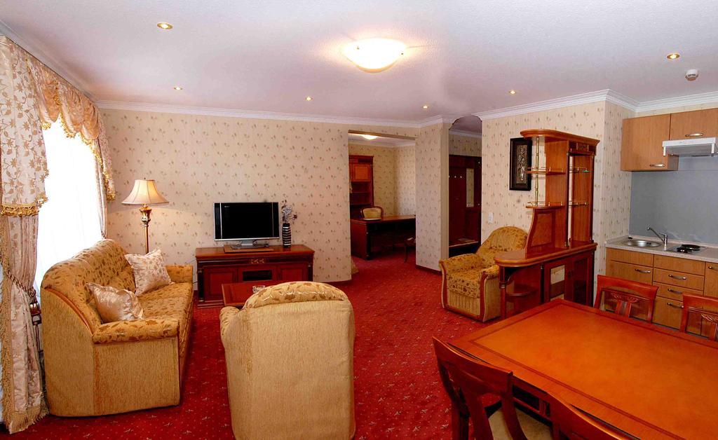 Narantuul Hotel อูลานบาตอร์ ภายนอก รูปภาพ